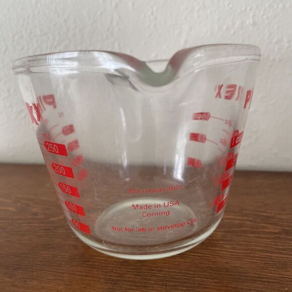 Vintage Pyrex 1 Cup Glass Measuring Cup Red Lettering Open Handle USA - Picture 3 of 7